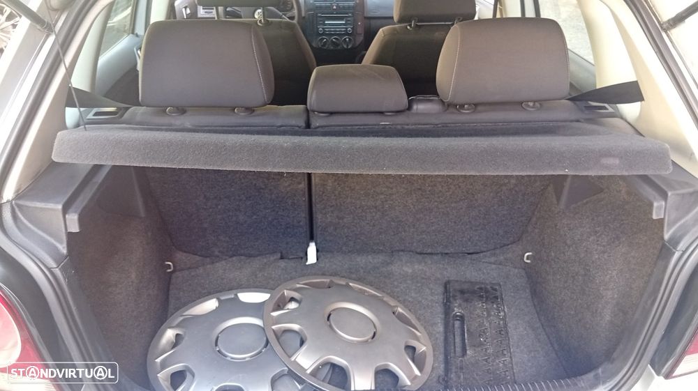 VW Polo 1.2 Live - 14