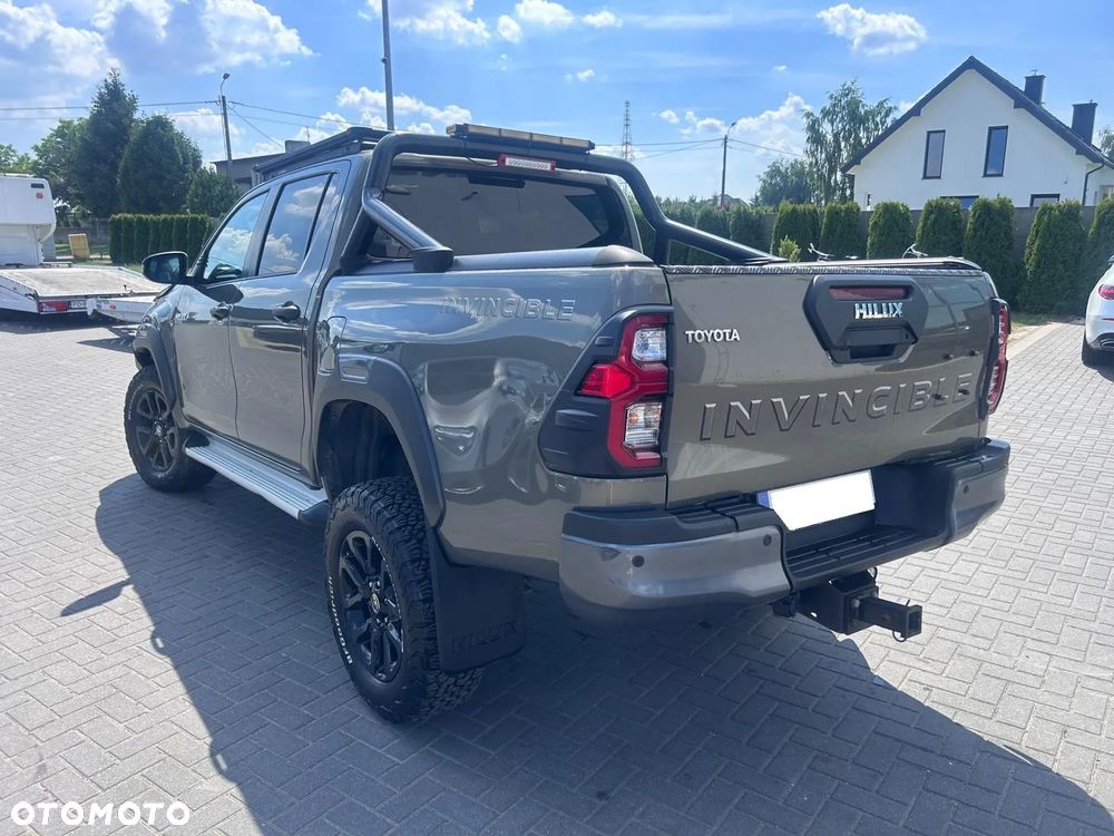 Toyota Hilux 2.8 D-4D Double Cab Invincible Sport 4x4 - 2