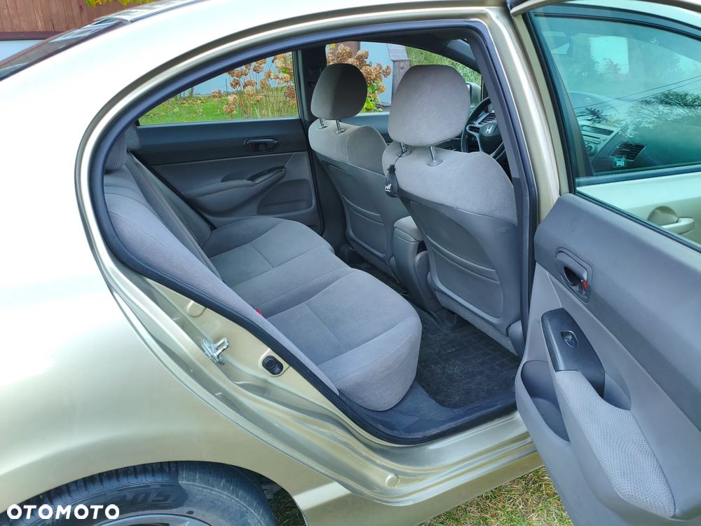 Honda Civic 1.8 Comfort - 8