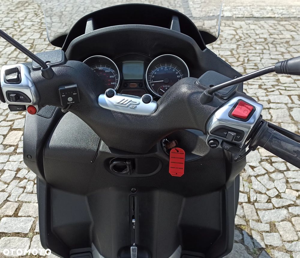 Piaggio MP-3 - 9