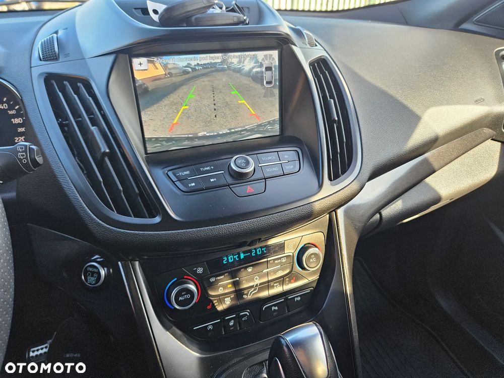 Ford Kuga 1.5 EcoBoost 2x4 ST-Line - 19
