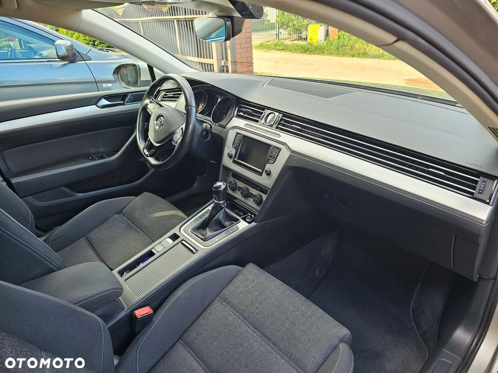 Volkswagen Passat 2.0 TDI BMT Comfortline - 14