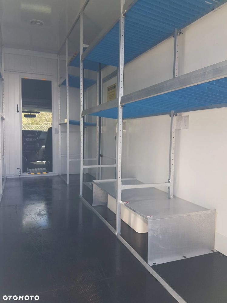 Iveco DAILY KONTENER NISKOPODŁOGOWY 4,43x2,23x2,42 SKLEP FOODTRUCK BAR KLIMA KONIOWÓZ KAMPER - 21