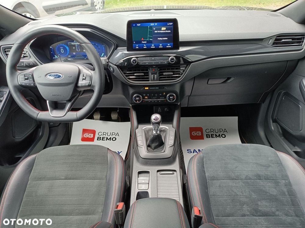 Ford Kuga 1.5 EcoBoost FWD ST-Line X - 11