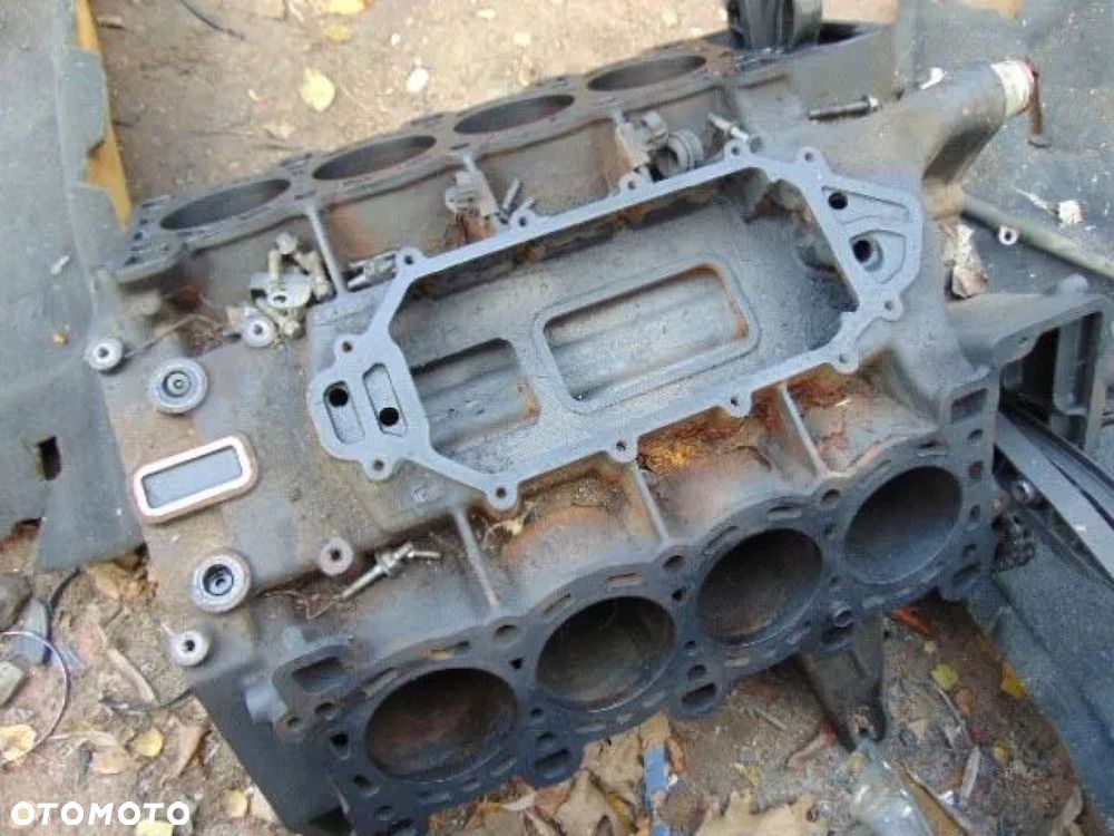 BMW E38 E65 4.0d 740d V8 M67 BLOK silnika BiTurbo - 9