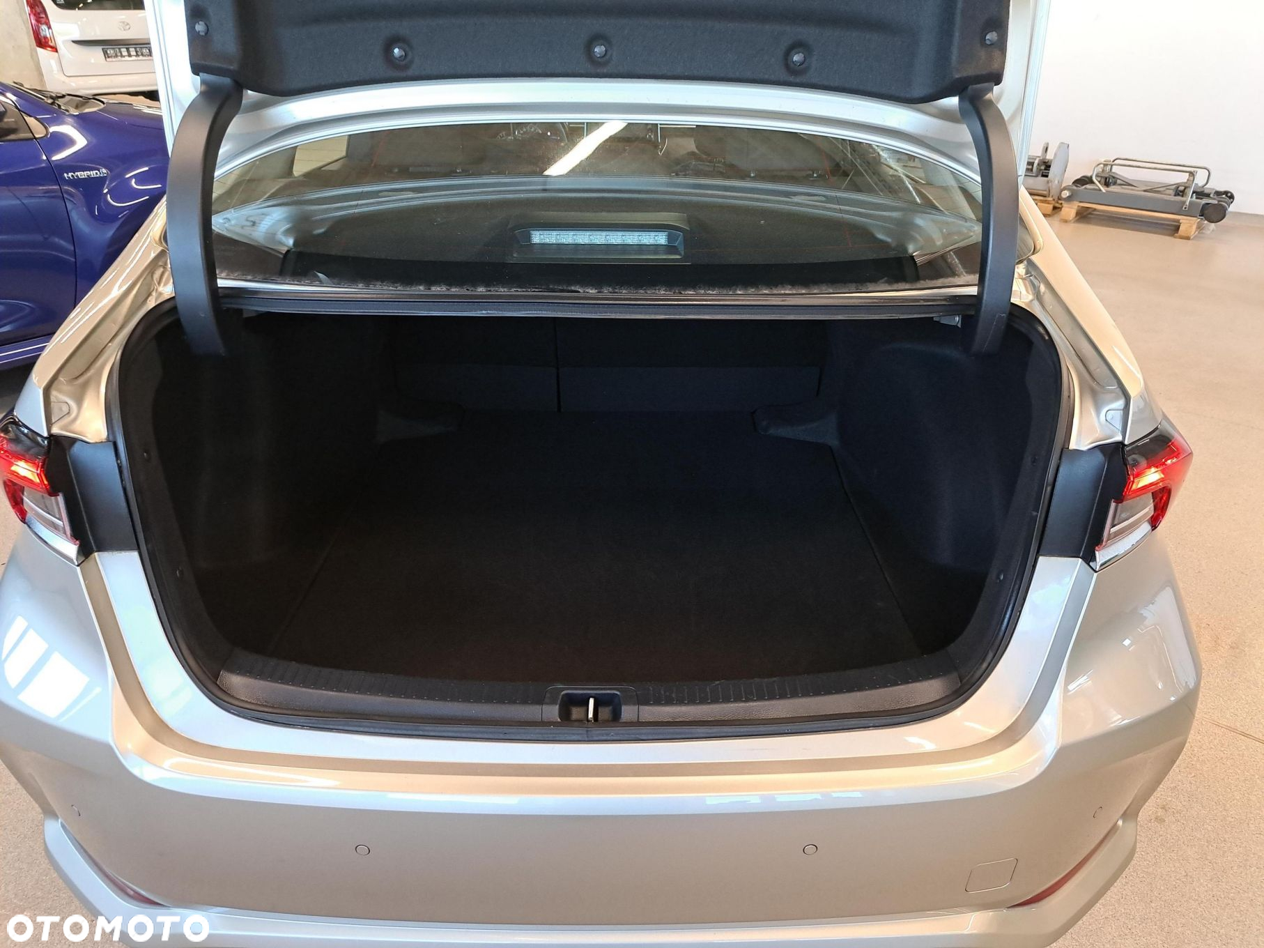 Toyota Corolla - 13