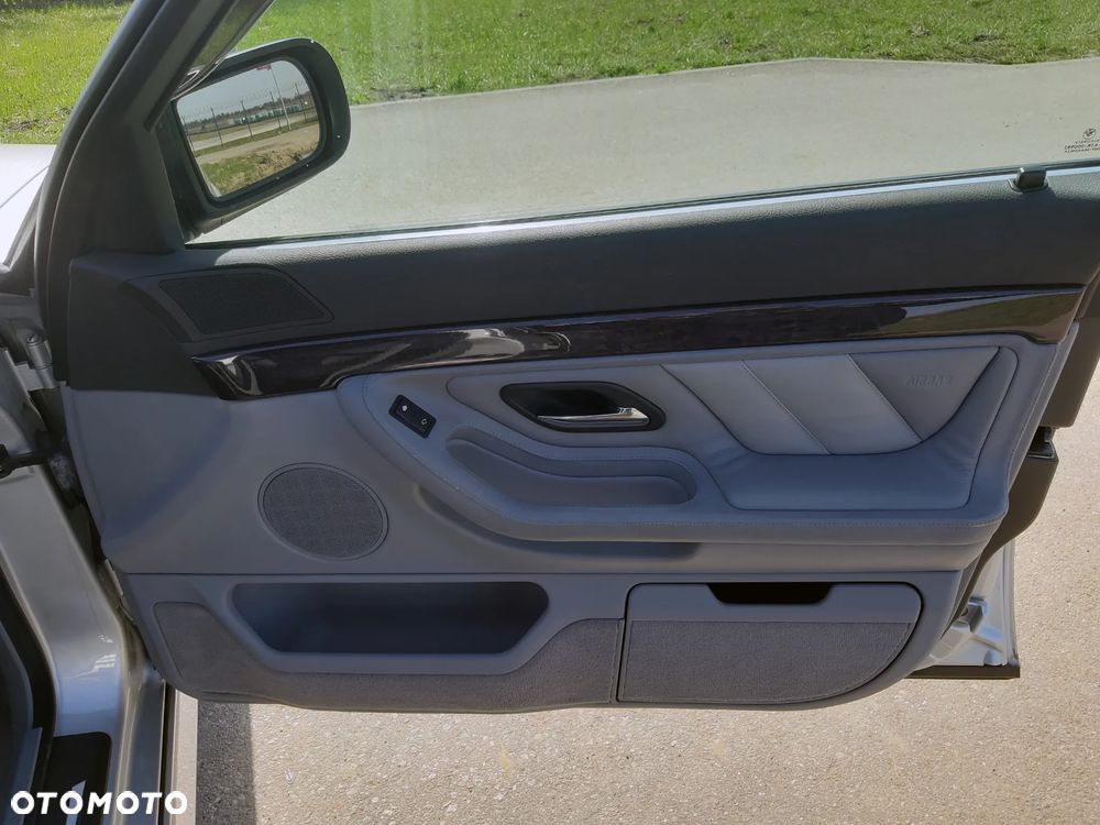 BMW Seria 7 740i - 26