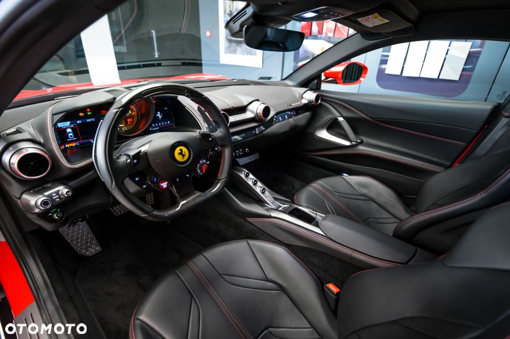 Ferrari 812 Superfast - 22