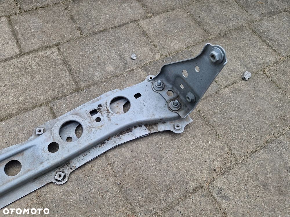 Dolna belka pod chlodnice Yaris Cross - 6