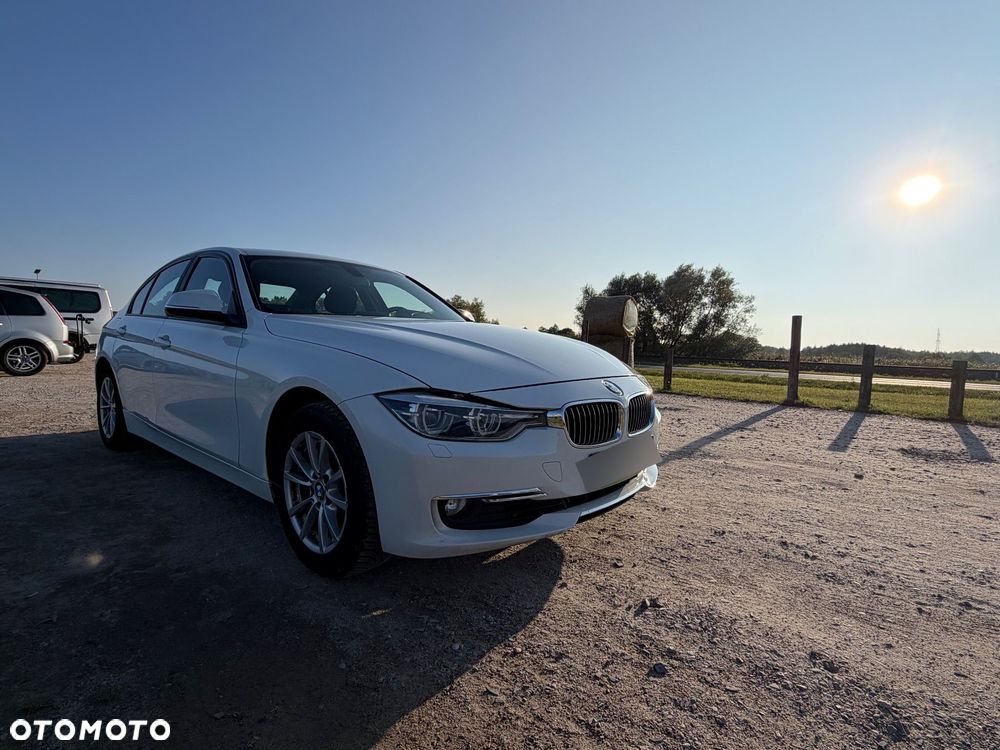 BMW Seria 3 318d - 13