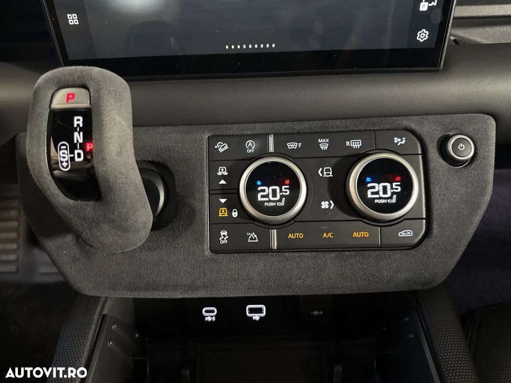 Land Rover Defender - 17