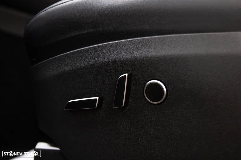 Tesla Model Y - 50