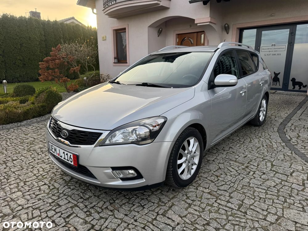 Kia Ceed 1.6 CVVT SW Dream-Team Edition - 1