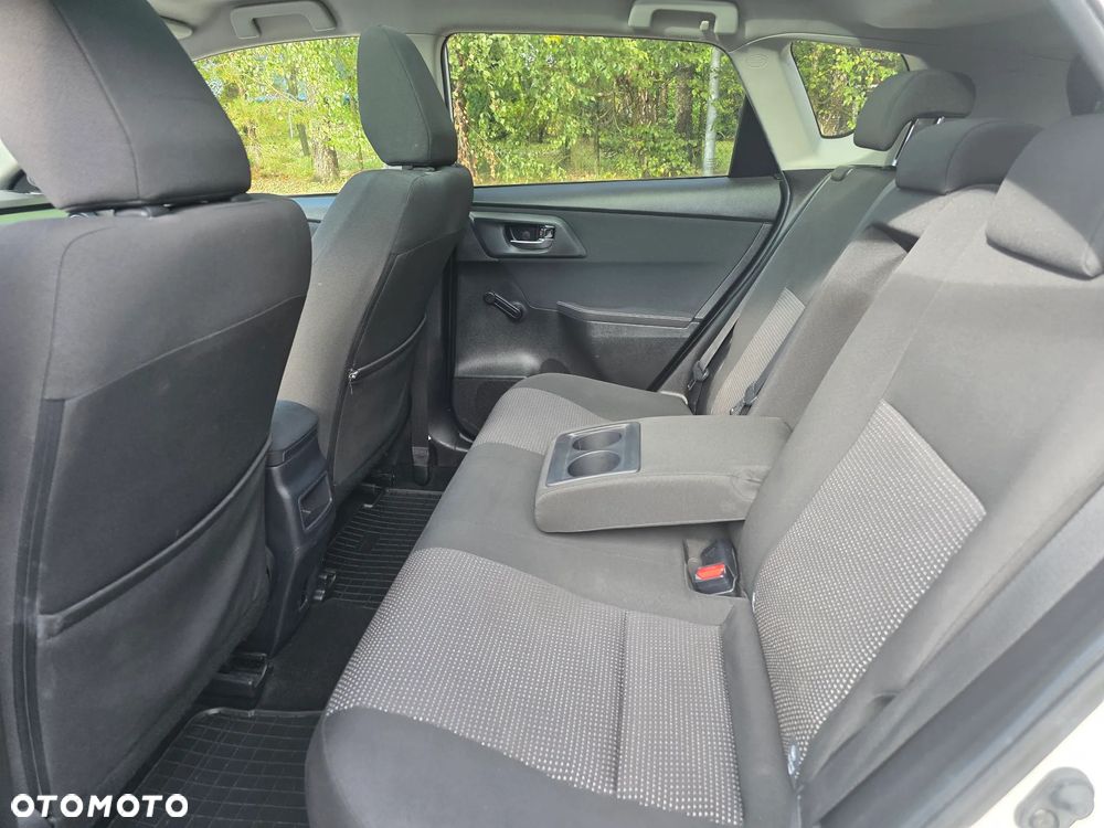 Toyota Auris 1.8 HSD Luna - 32