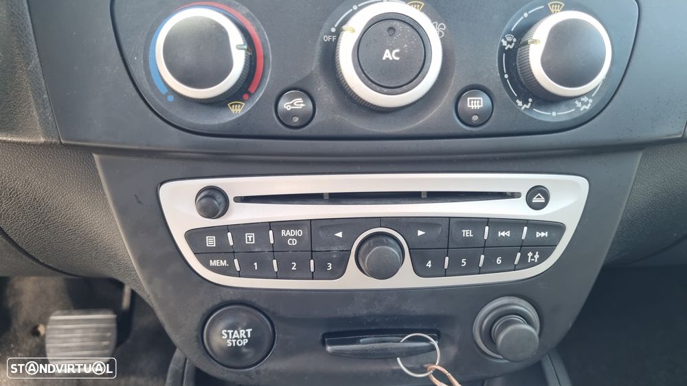 Renault Mégane 1.5 dCi Dynamique S - 9