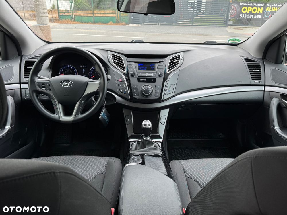 Hyundai i40 Kombi 1.6 Trend - 25