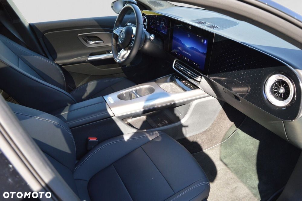Mercedes-Benz CLA - 24