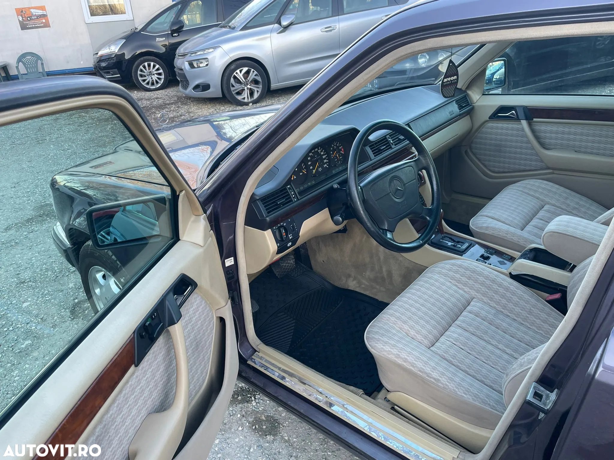 Mercedes-Benz E - 11