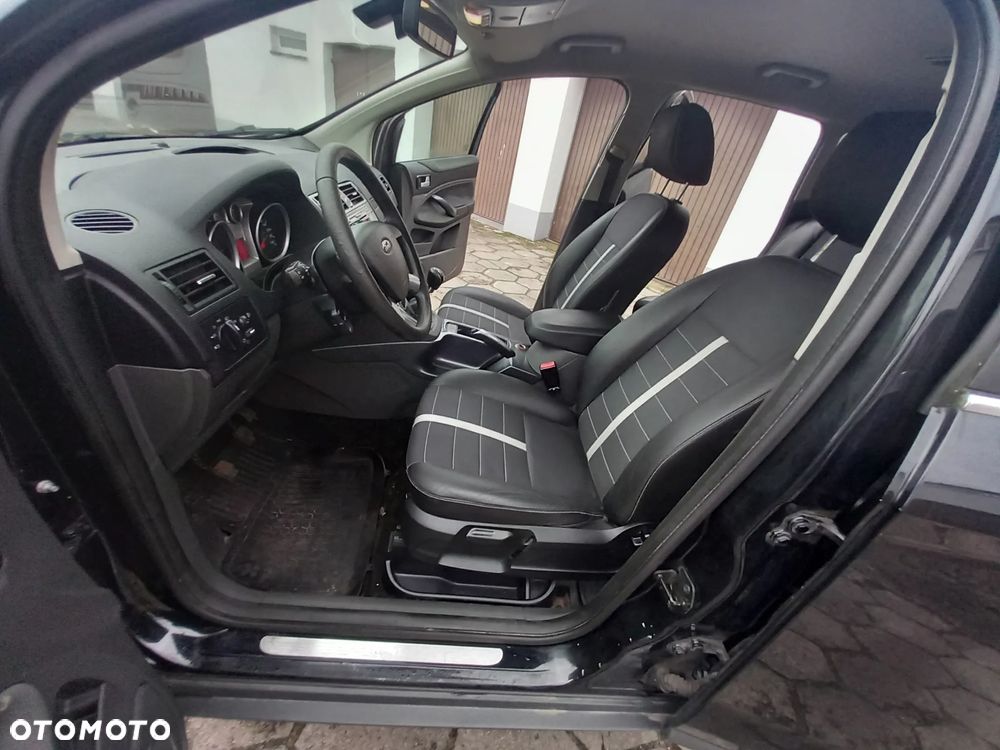 Ford Kuga 2.0 TDCi 2x4 Titanium - 34