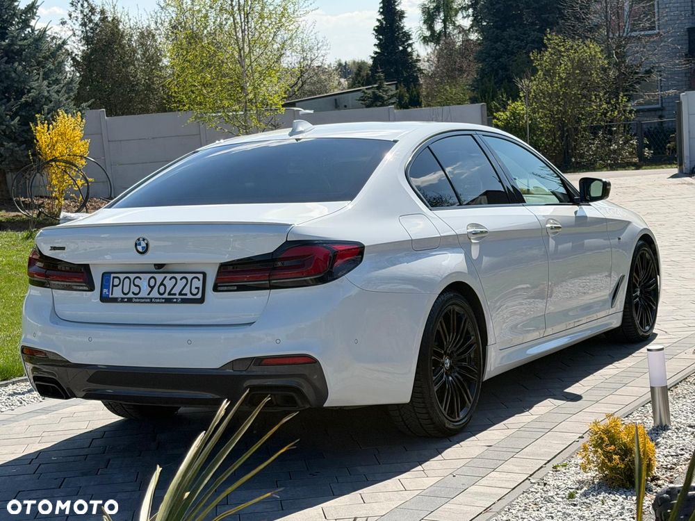 BMW Seria 5 M550i xDrive sport - 22