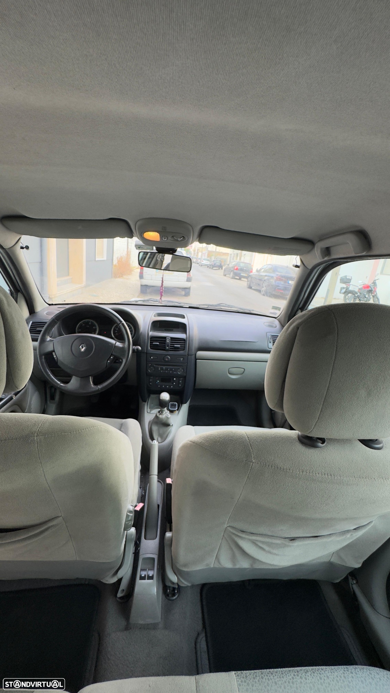 Renault Clio 1.5 dCi Authentique - 5