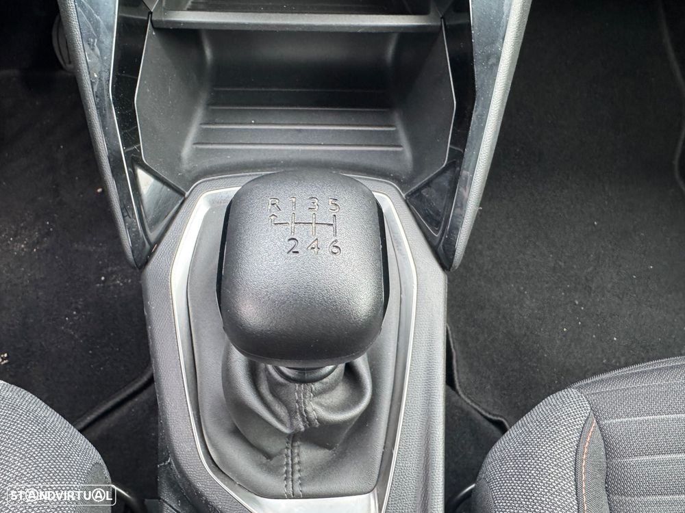 Peugeot 2008 PureTech 130 Active Pack - 16