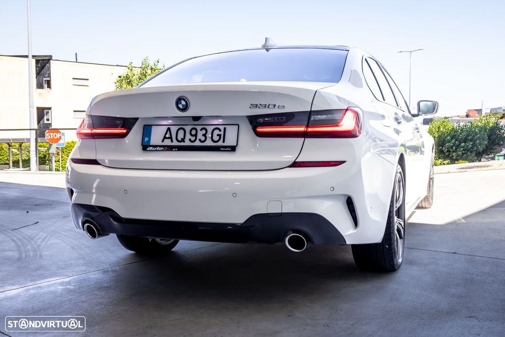 BMW 330 e Pack Desportivo M Pro Auto - 6