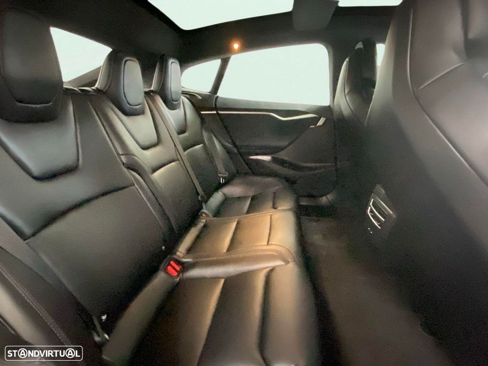 Tesla Model S - 18