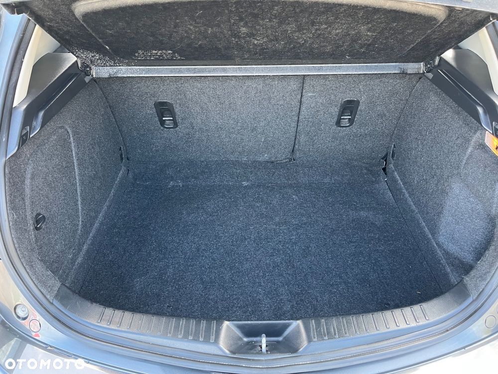 Mazda 3 - 16