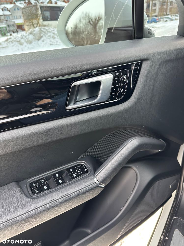 Porsche Cayenne Platinum Edition - 15