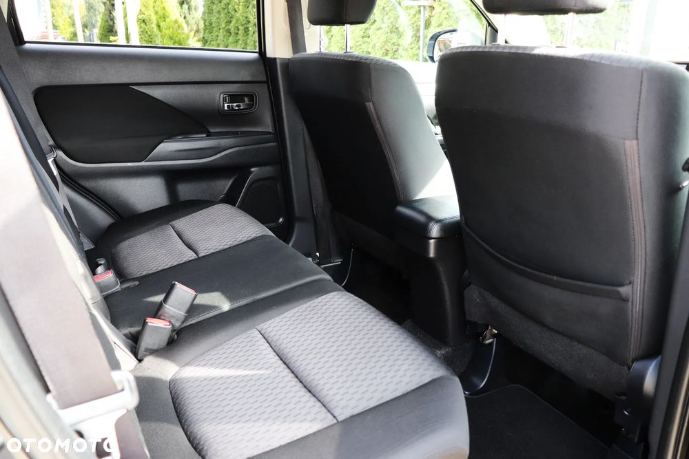 Mitsubishi Outlander 2.0 Intense 2WD - 21