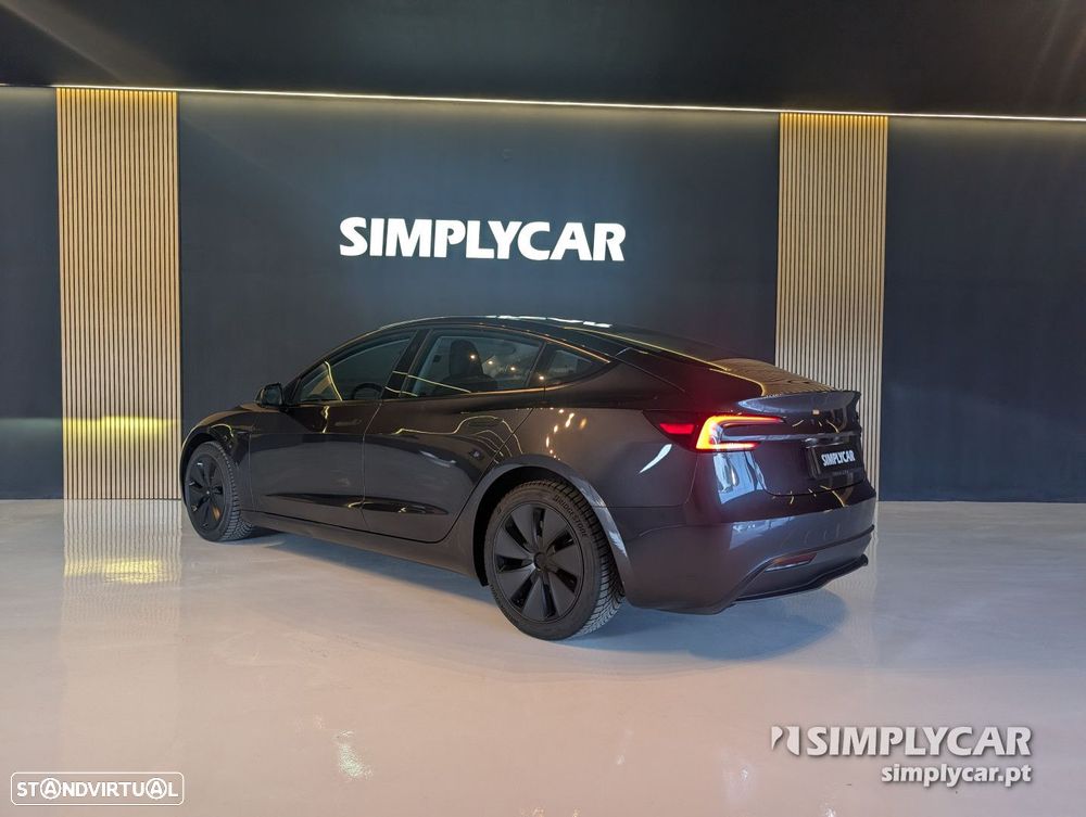 Tesla Model 3 - 5