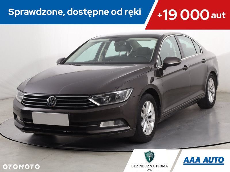 Volkswagen Passat - 2