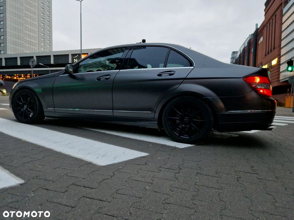 Mercedes-Benz Klasa C 320 CDI 7G-TRONIC Avantgarde DPF Sport Edition - 14