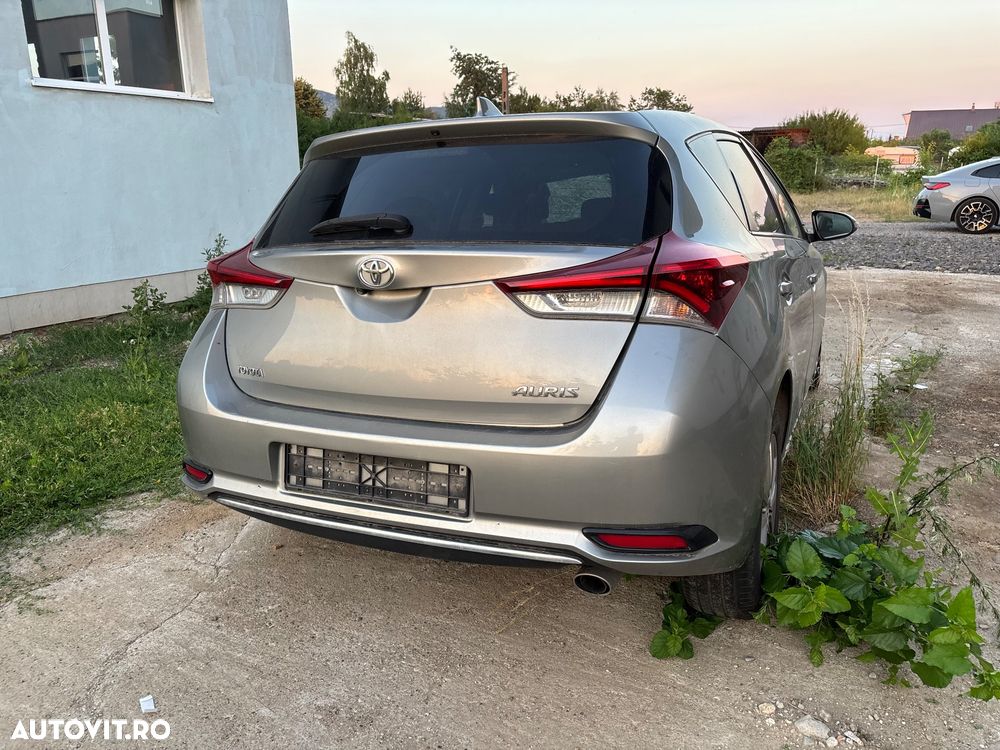 Toyota Auris - 13