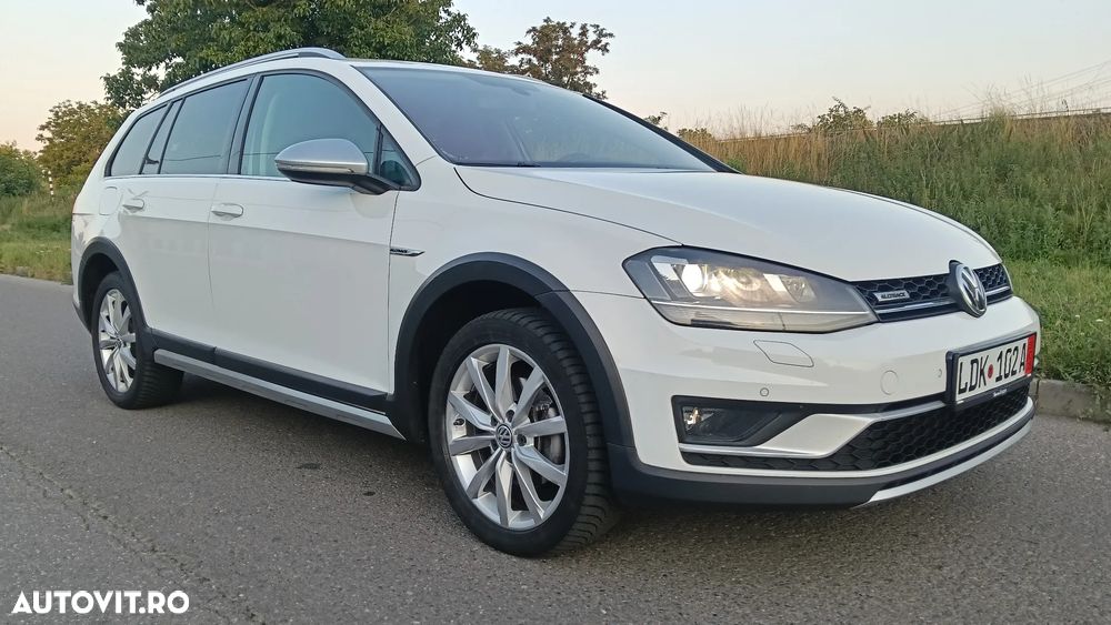 Volkswagen Golf - 2