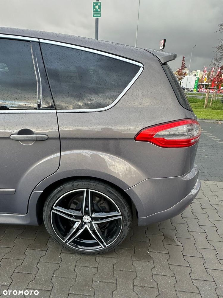 Ford S-Max - 8