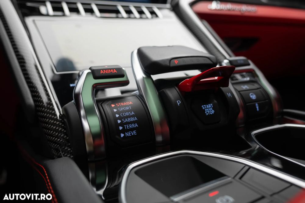 Lamborghini URUS - 29