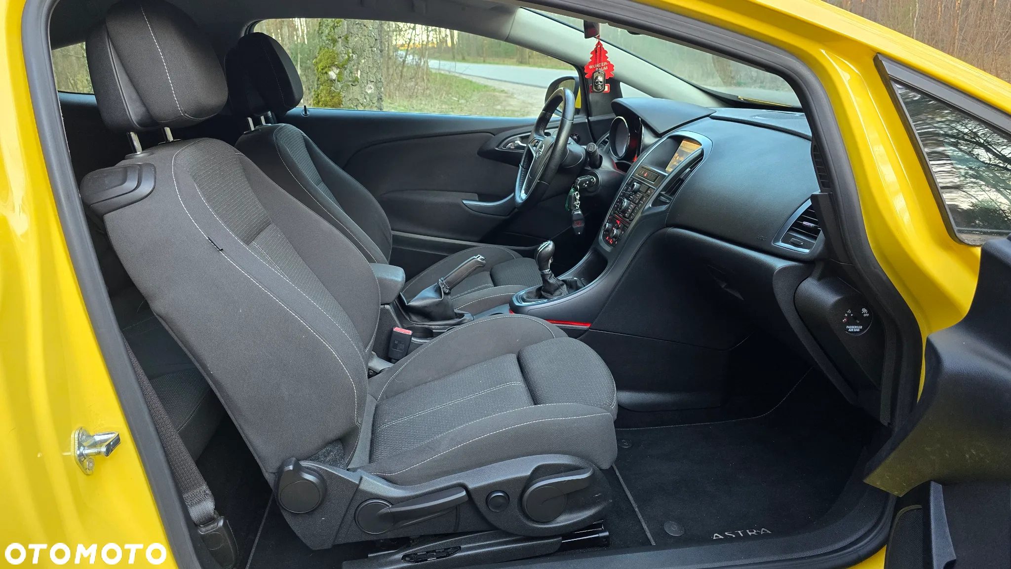 Opel Astra IV GTC 1.6 T Sport - 26