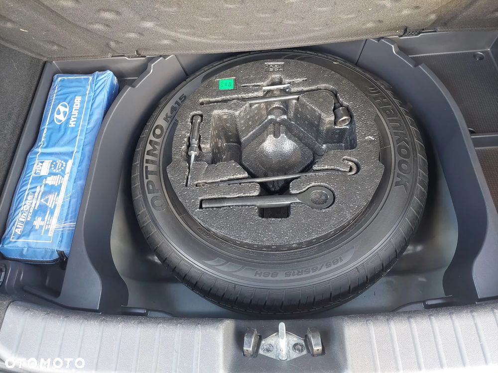 Hyundai i30 1.4 Base + - 23