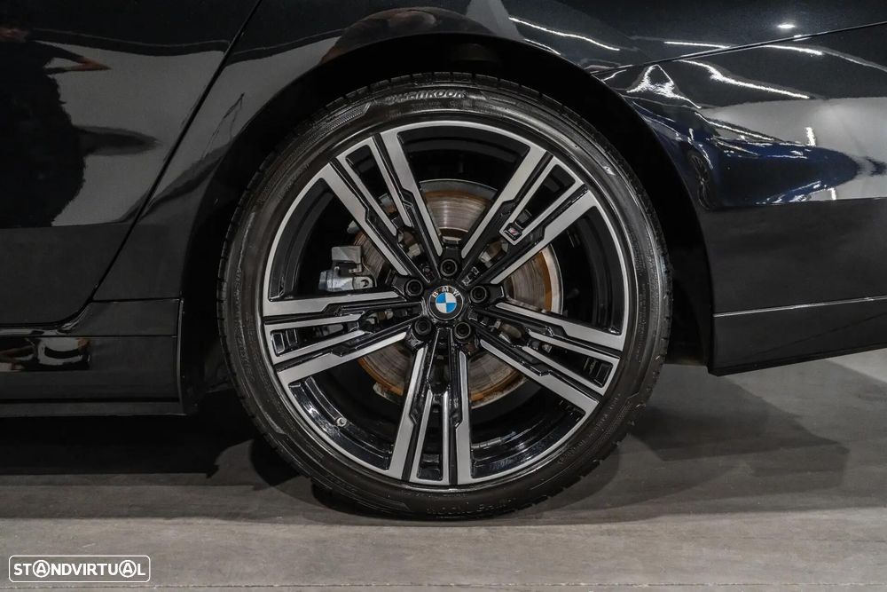 BMW 750 750e xDrive Pack Desportivo M - 36