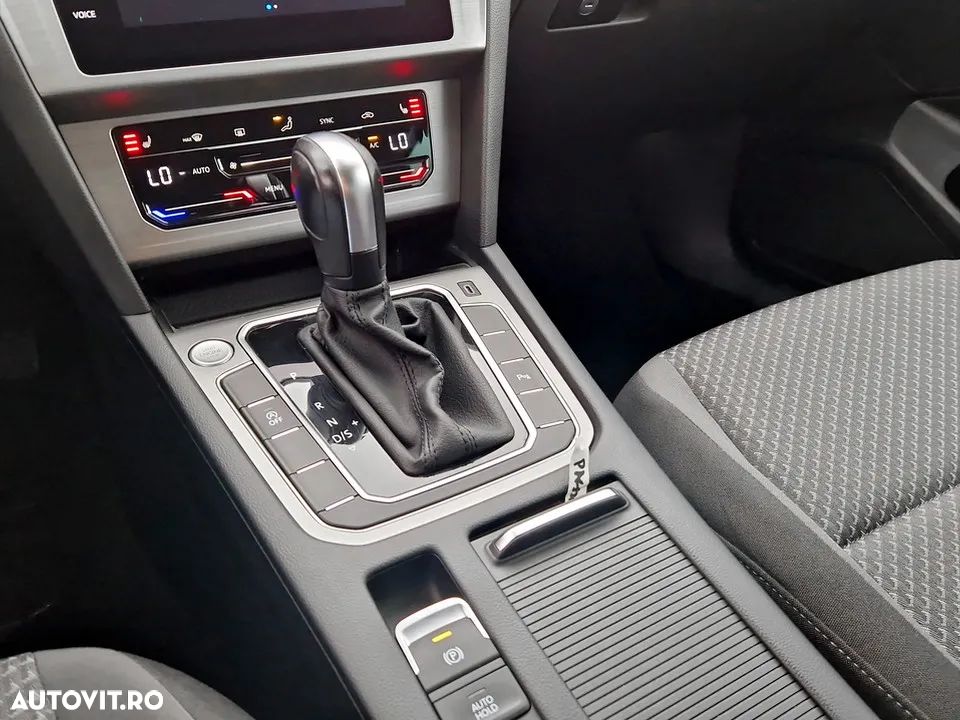 Volkswagen Passat - 18