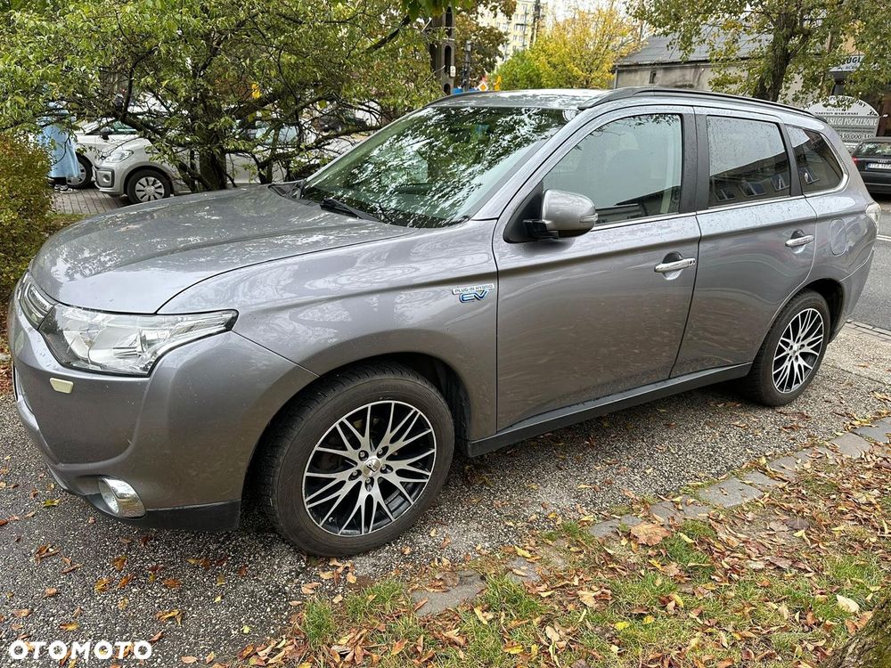 Mitsubishi Outlander PHEV Instyle NAVI + - 14