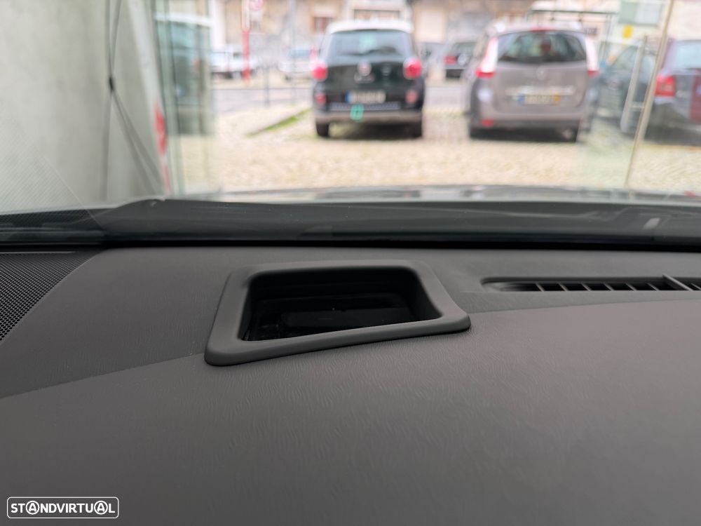 Toyota Prius 1.8 Premium - 16