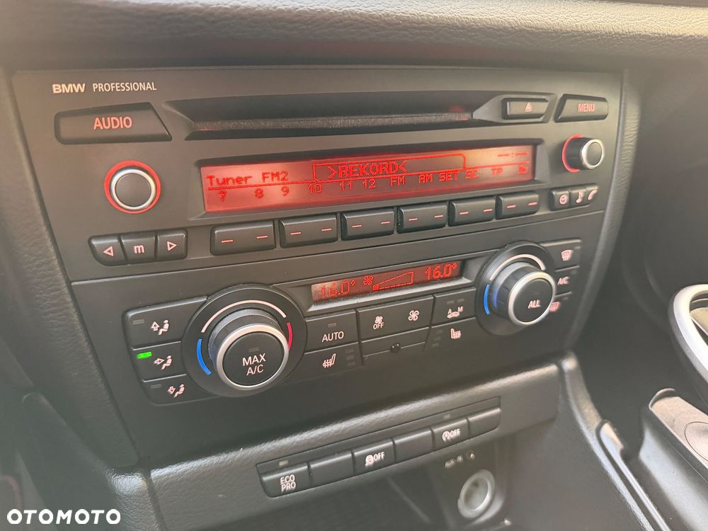 BMW X1 sDrive18d xLine - 13