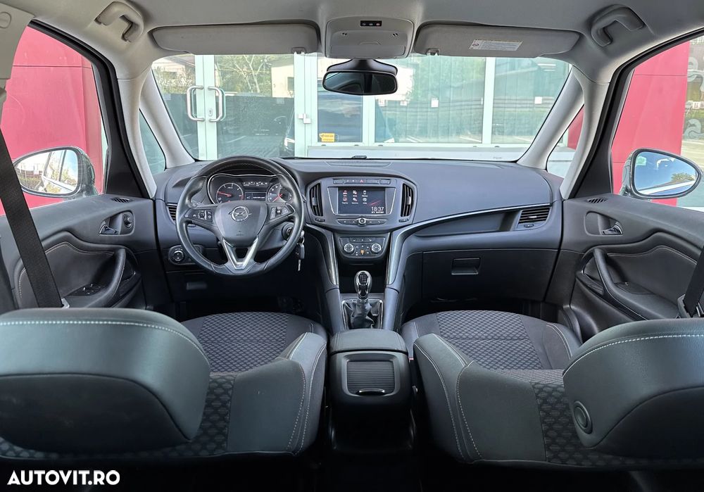 Opel Zafira - 10