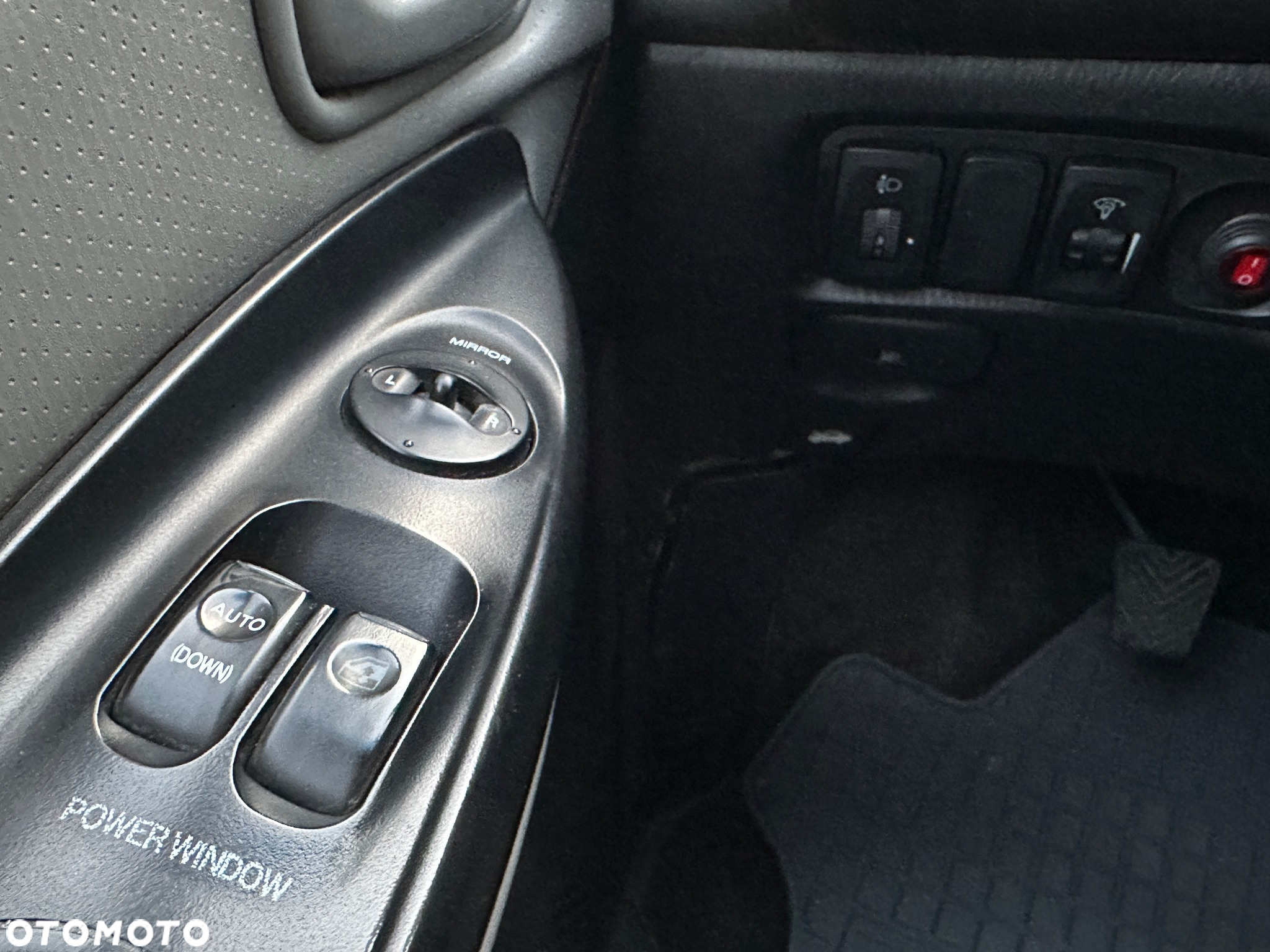 Hyundai H-1 Starex - 19