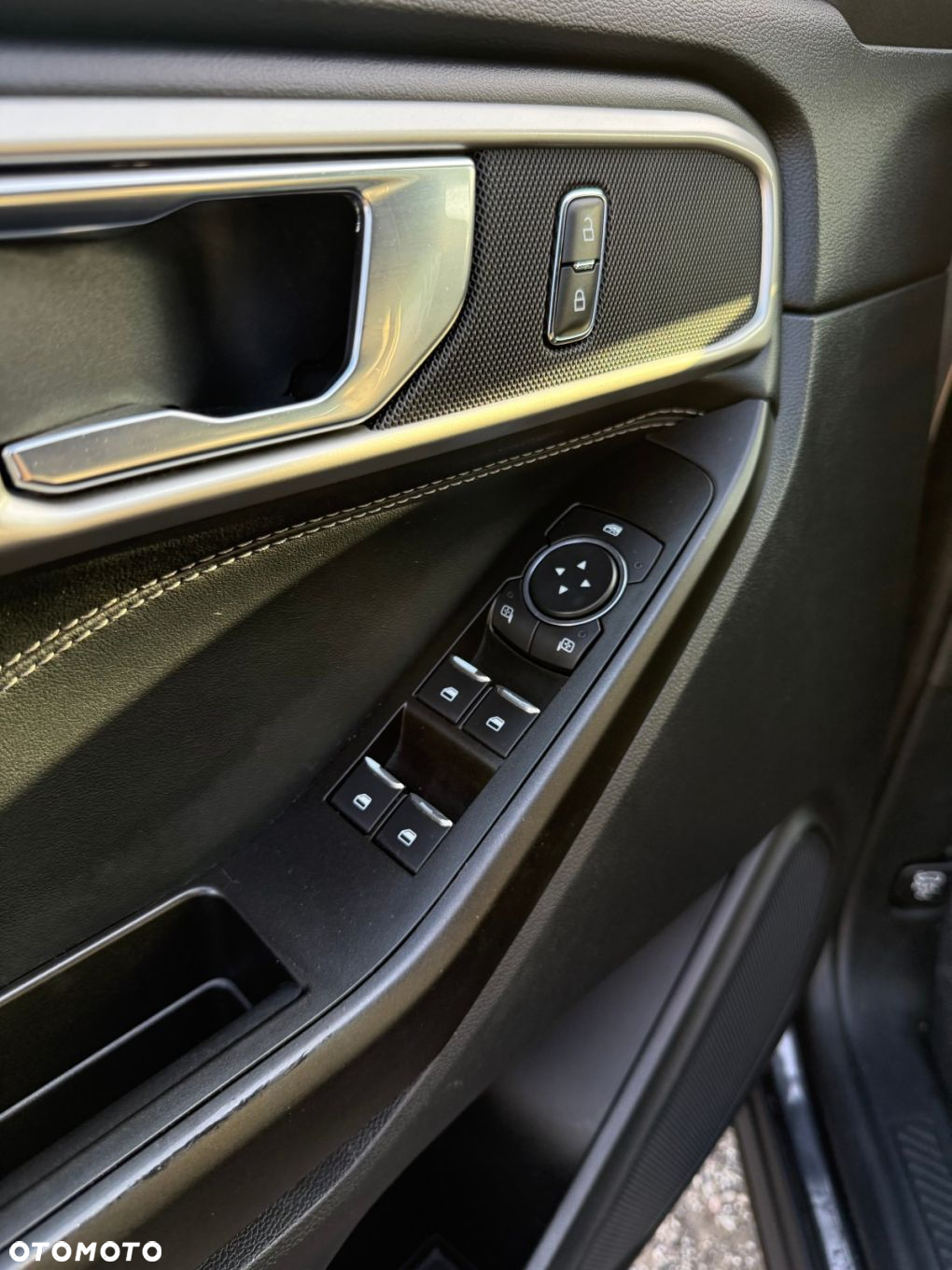 Ford Explorer - 21