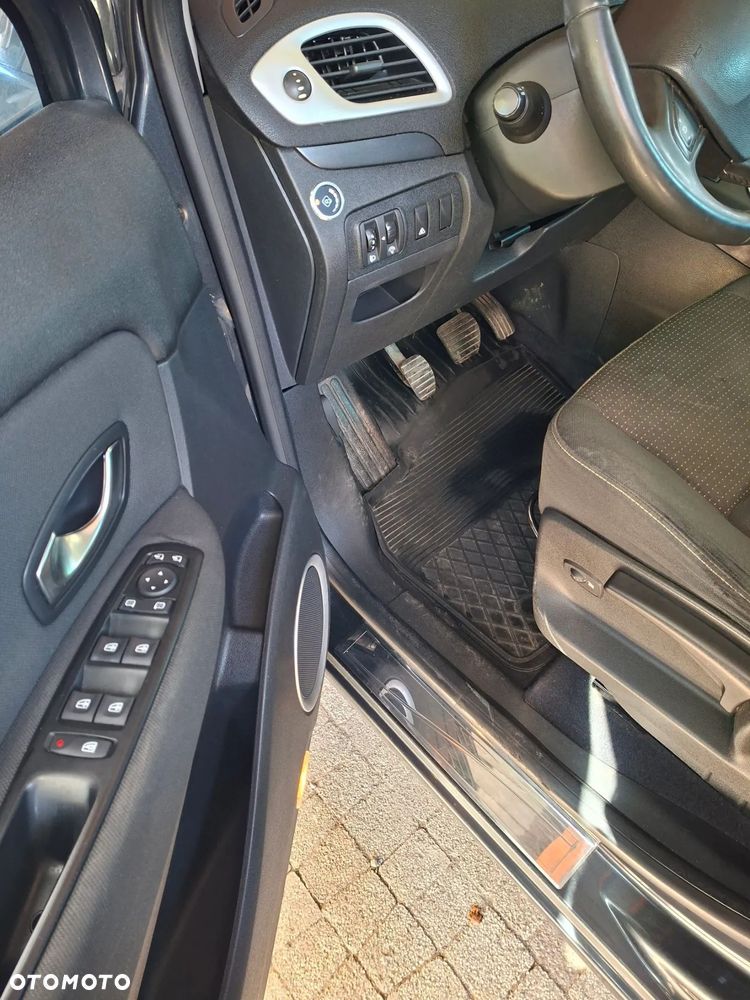 Renault Scenic 1.4 16V TCE Bose Edition - 31