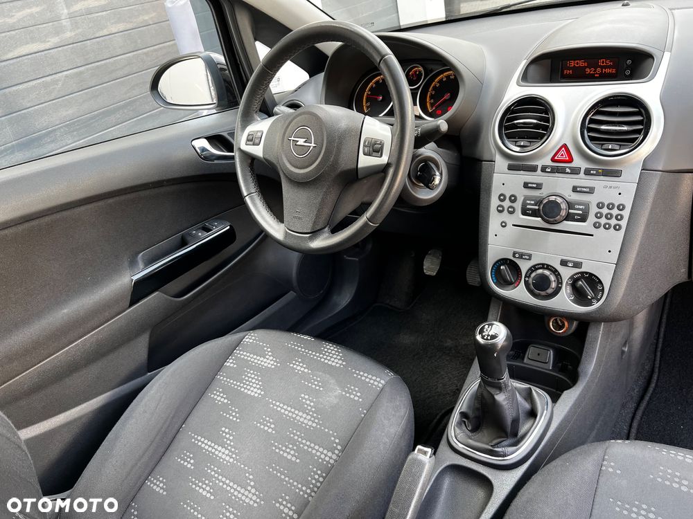 Opel Corsa 1.4 16V Satellite - 27